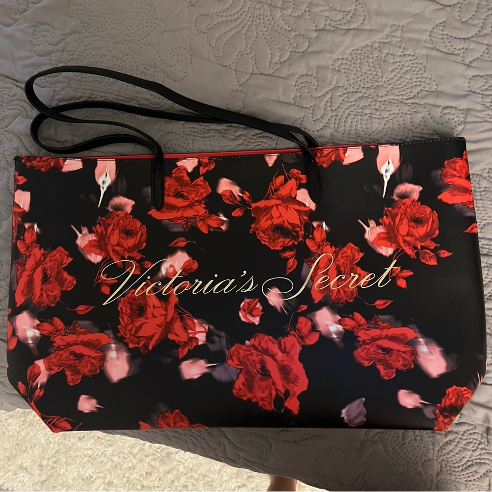 New VS tote - Picture 1 of 3